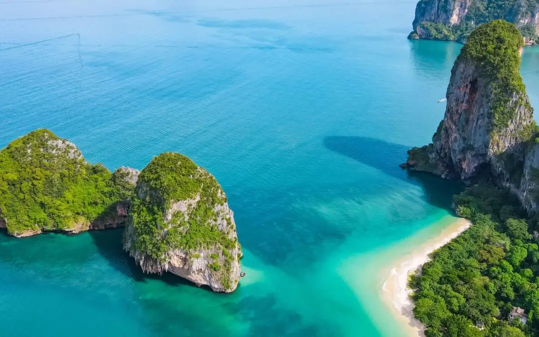 Top 3 Most Beautiful Beach Resorts: Asia
